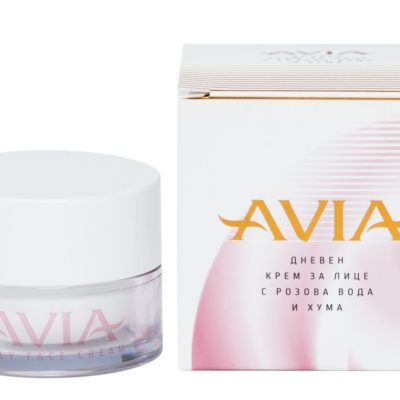 Ενυδατική κρέμα προσώπου ημέρας με φυσική Fuller's earth και ροδόνερο Avia