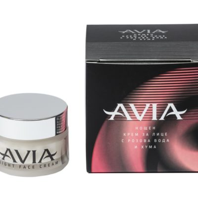 Θρεπτική κρέμα νυκτός προσώπου με καφέ  Fuller's earth και φυσικό ροδόνερο Avia